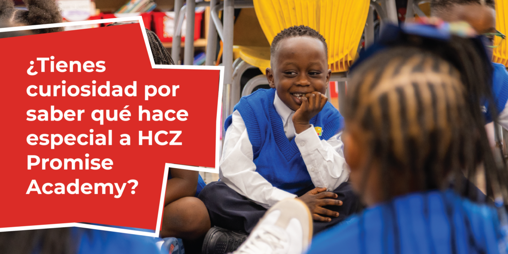 Joven erudito sonriendo